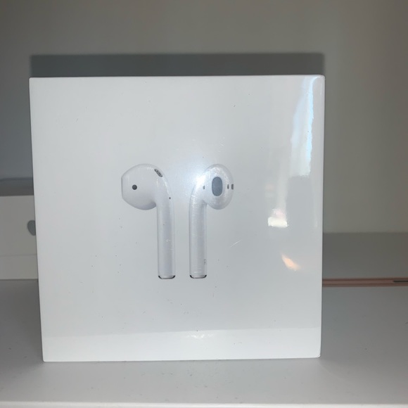 Apple AirPods - Picture 6 of 8